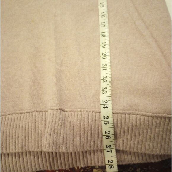 Eddie Bauer acrylic and wool V Neck sweater with ribbed trim - Picture 4 of 11